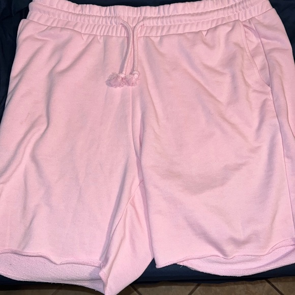 BRAND NEW PINK SHORTS SOFT - Picture 1 of 3